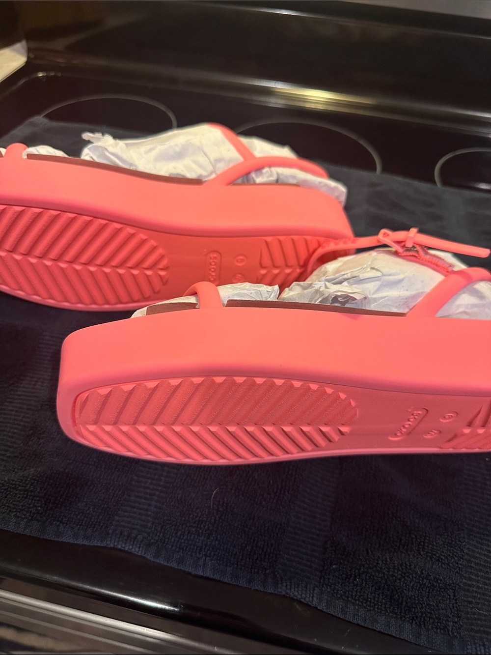 Miami Platform Y Strap Sandal - Guava - Picture 9 of 10
